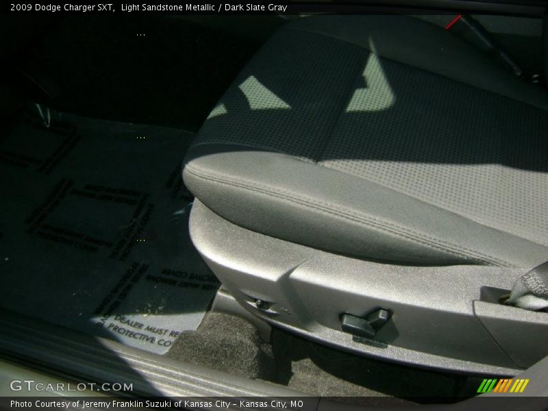 Light Sandstone Metallic / Dark Slate Gray 2009 Dodge Charger SXT