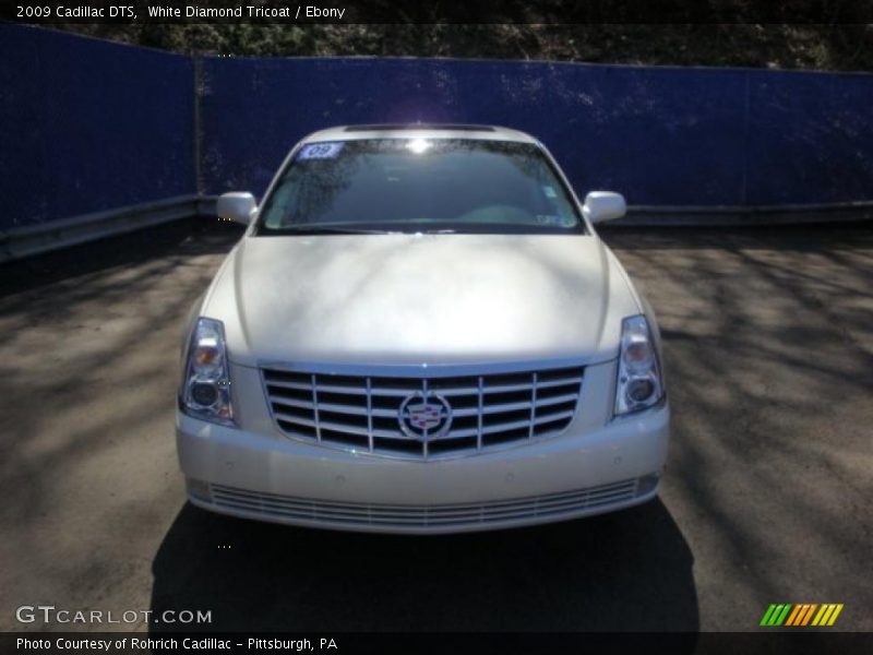 White Diamond Tricoat / Ebony 2009 Cadillac DTS