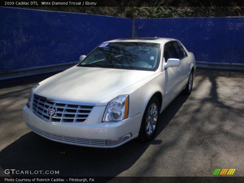 White Diamond Tricoat / Ebony 2009 Cadillac DTS