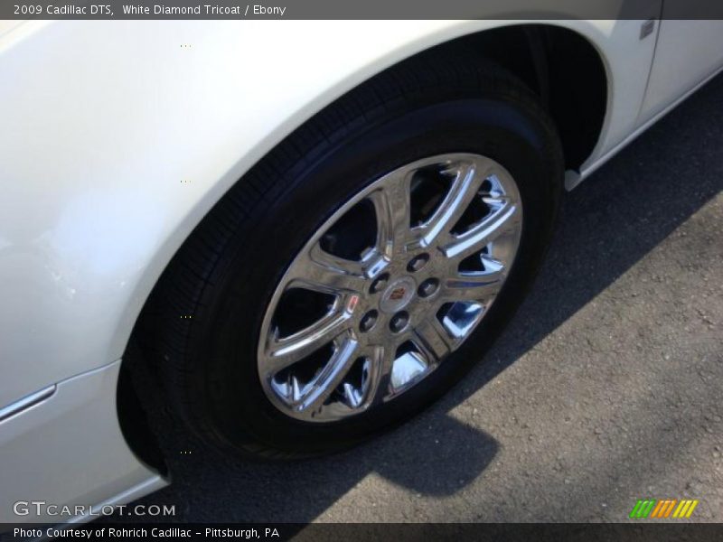 White Diamond Tricoat / Ebony 2009 Cadillac DTS