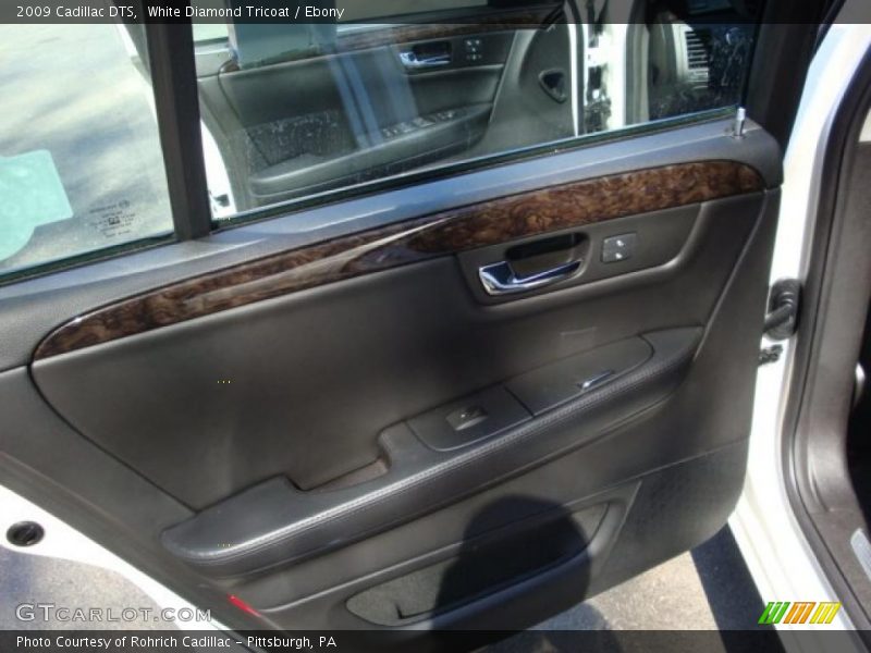 White Diamond Tricoat / Ebony 2009 Cadillac DTS