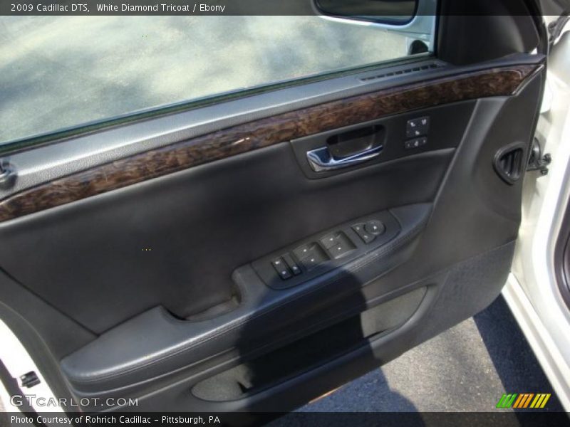 White Diamond Tricoat / Ebony 2009 Cadillac DTS