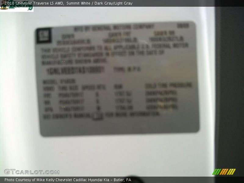 Summit White / Dark Gray/Light Gray 2010 Chevrolet Traverse LS AWD