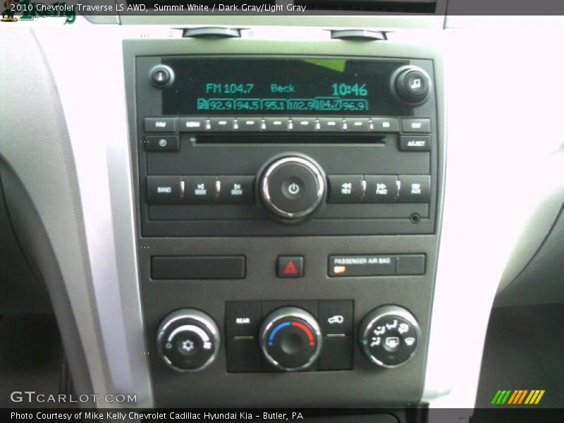 Summit White / Dark Gray/Light Gray 2010 Chevrolet Traverse LS AWD