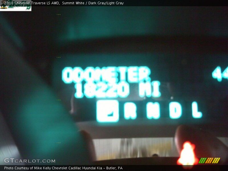 Summit White / Dark Gray/Light Gray 2010 Chevrolet Traverse LS AWD