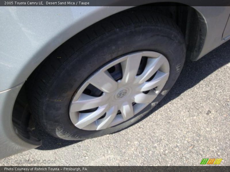 Desert Sand Mica / Taupe 2005 Toyota Camry LE