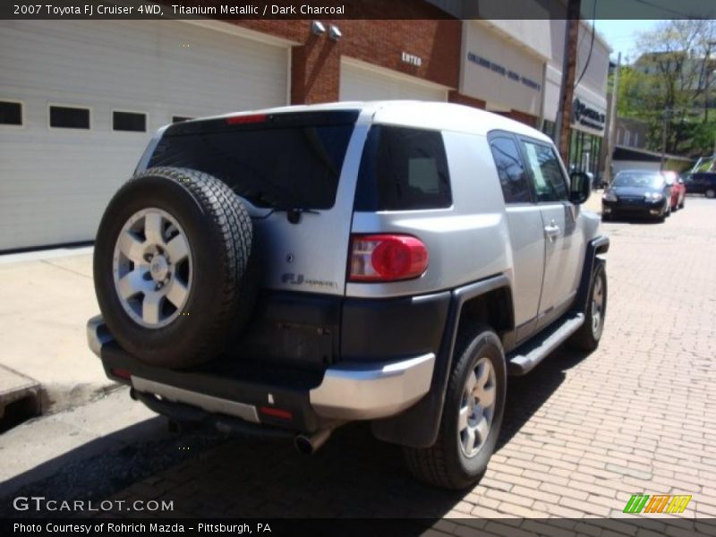 Titanium Metallic / Dark Charcoal 2007 Toyota FJ Cruiser 4WD