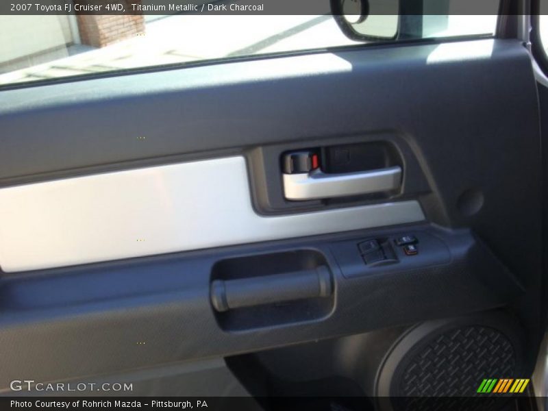 Titanium Metallic / Dark Charcoal 2007 Toyota FJ Cruiser 4WD