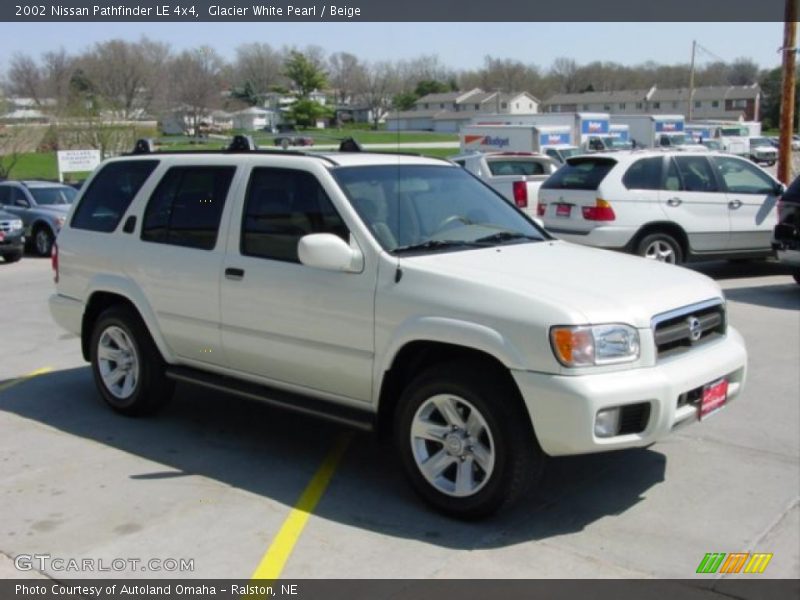 Glacier White Pearl / Beige 2002 Nissan Pathfinder LE 4x4