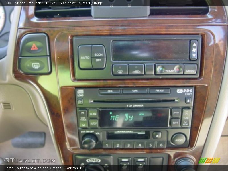 Glacier White Pearl / Beige 2002 Nissan Pathfinder LE 4x4