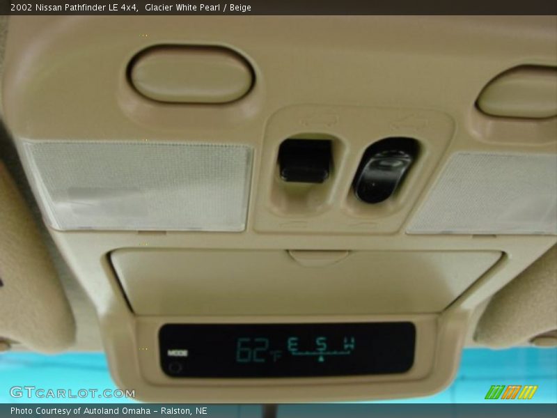 Glacier White Pearl / Beige 2002 Nissan Pathfinder LE 4x4