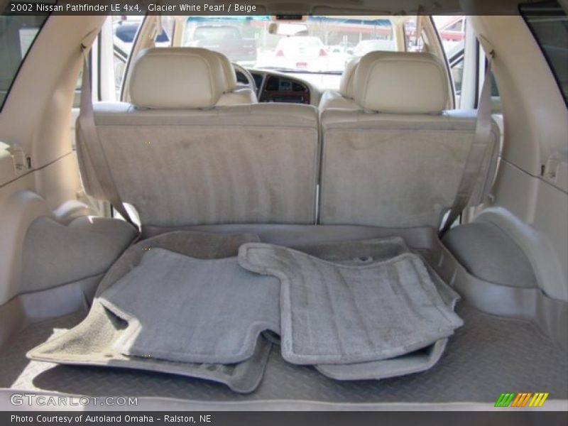 Glacier White Pearl / Beige 2002 Nissan Pathfinder LE 4x4