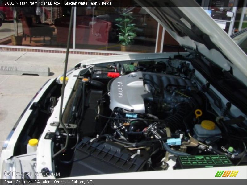 Glacier White Pearl / Beige 2002 Nissan Pathfinder LE 4x4