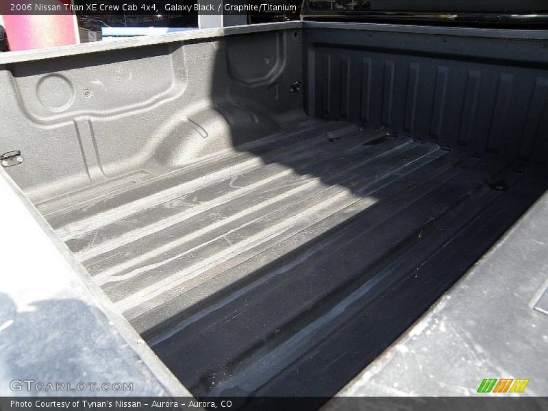 Galaxy Black / Graphite/Titanium 2006 Nissan Titan XE Crew Cab 4x4