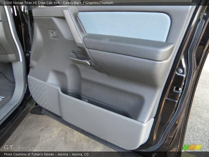 Galaxy Black / Graphite/Titanium 2006 Nissan Titan XE Crew Cab 4x4