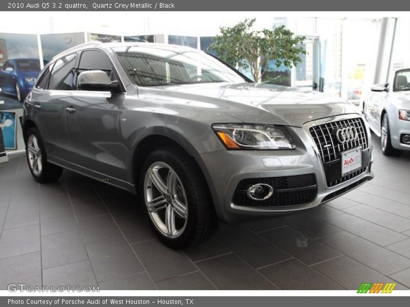 Quartz Grey Metallic / Black 2010 Audi Q5 3.2 quattro