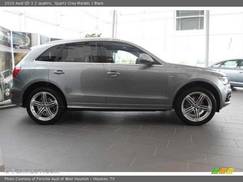 Quartz Grey Metallic / Black 2010 Audi Q5 3.2 quattro