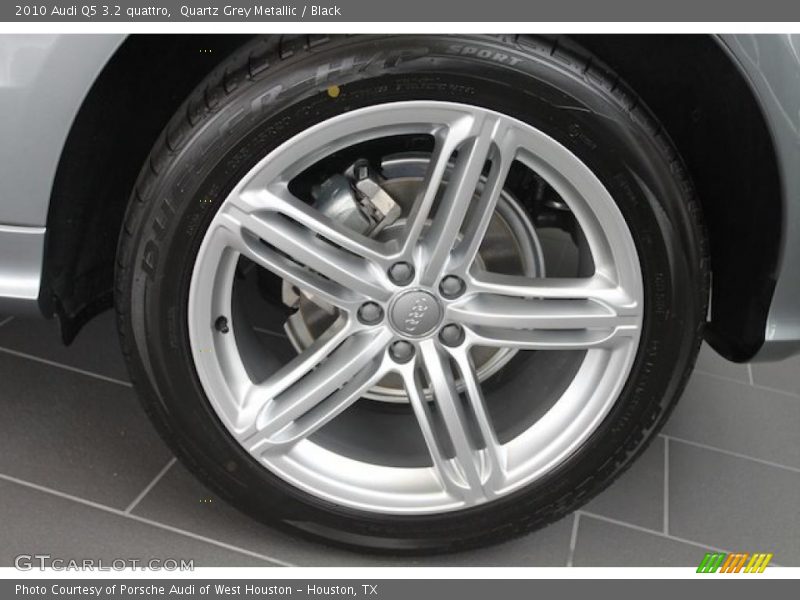 Quartz Grey Metallic / Black 2010 Audi Q5 3.2 quattro