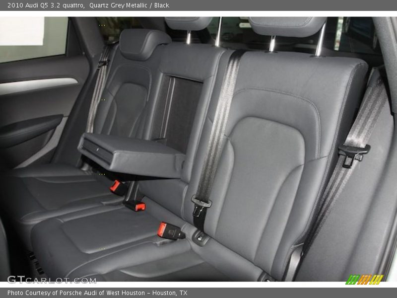 Quartz Grey Metallic / Black 2010 Audi Q5 3.2 quattro