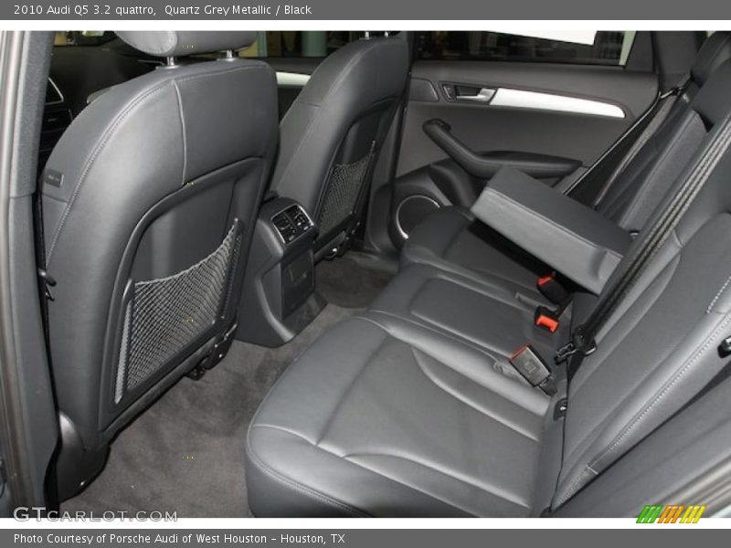 Quartz Grey Metallic / Black 2010 Audi Q5 3.2 quattro