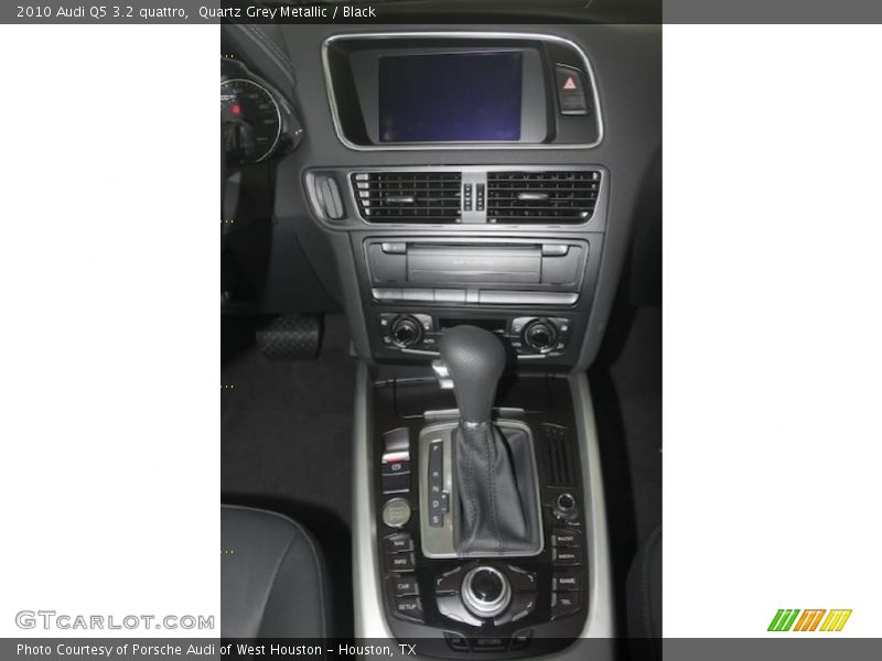 Quartz Grey Metallic / Black 2010 Audi Q5 3.2 quattro
