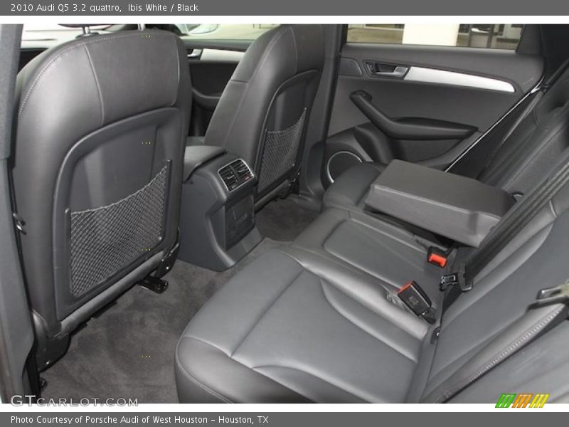 Ibis White / Black 2010 Audi Q5 3.2 quattro