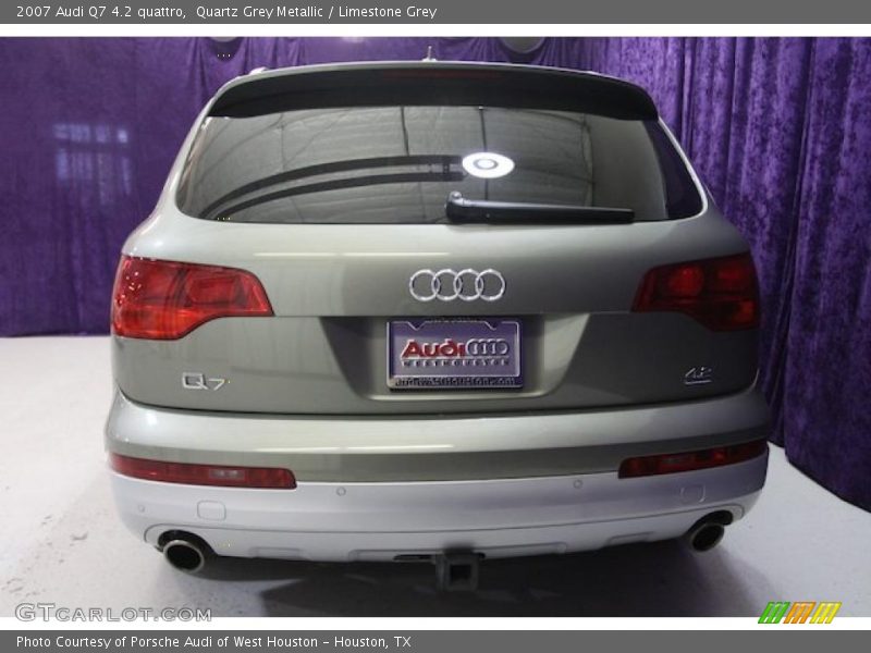 Quartz Grey Metallic / Limestone Grey 2007 Audi Q7 4.2 quattro