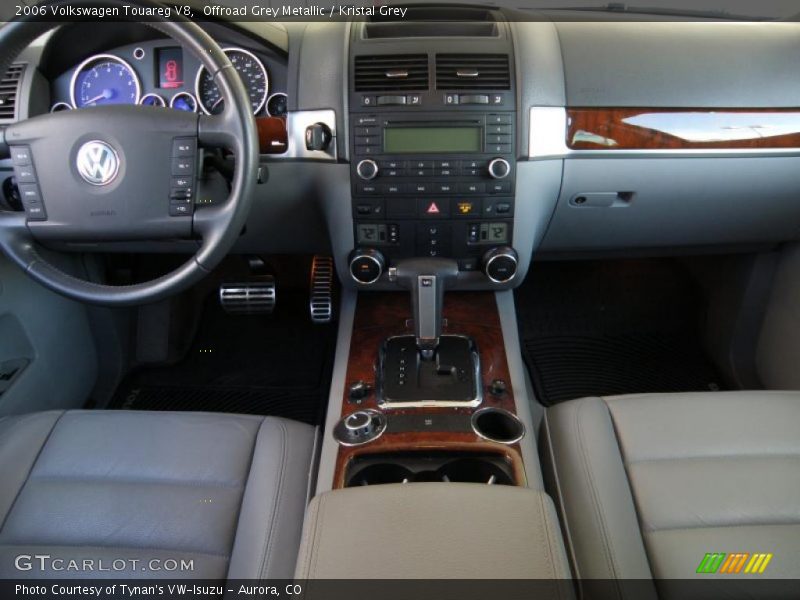 Offroad Grey Metallic / Kristal Grey 2006 Volkswagen Touareg V8