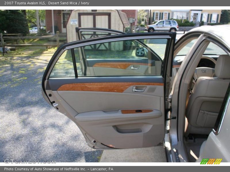 Desert Sand Mica / Ivory 2007 Toyota Avalon XLS