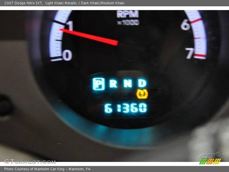 Light Khaki Metallic / Dark Khaki/Medium Khaki 2007 Dodge Nitro SXT