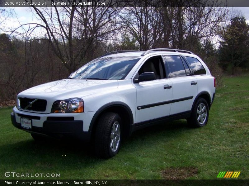 Ice White / Taupe/Light Taupe 2006 Volvo XC90 2.5T