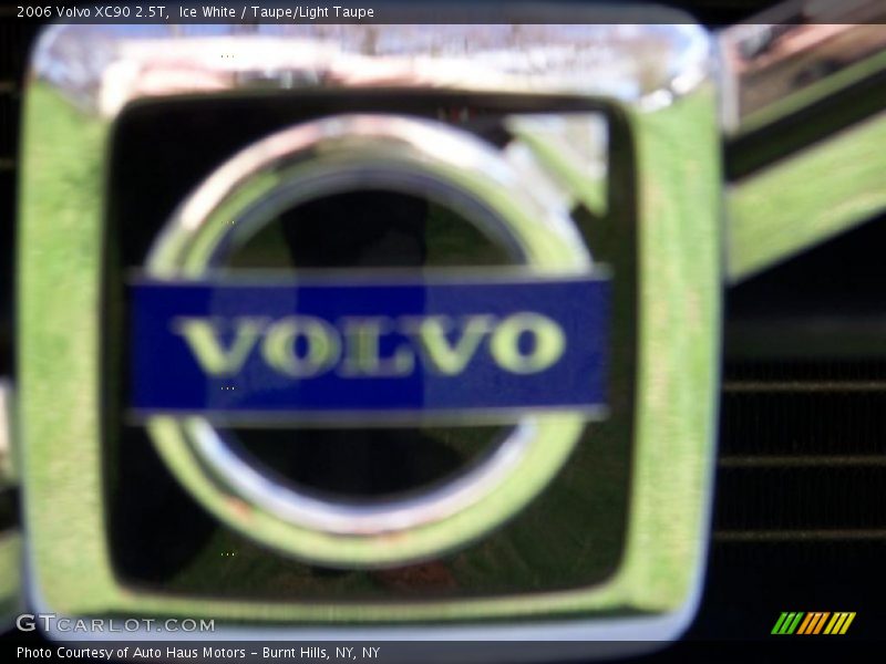 Ice White / Taupe/Light Taupe 2006 Volvo XC90 2.5T