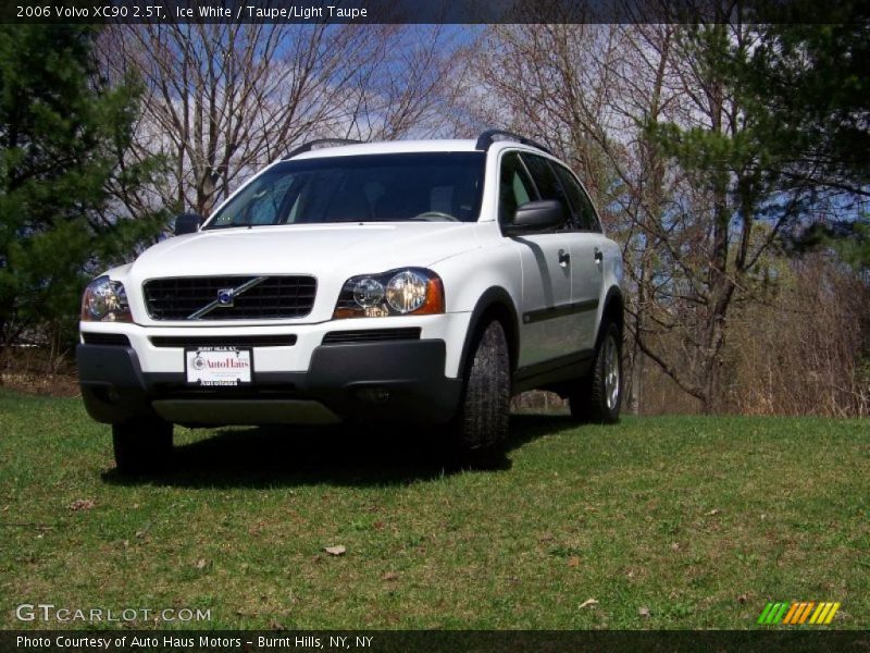 Ice White / Taupe/Light Taupe 2006 Volvo XC90 2.5T