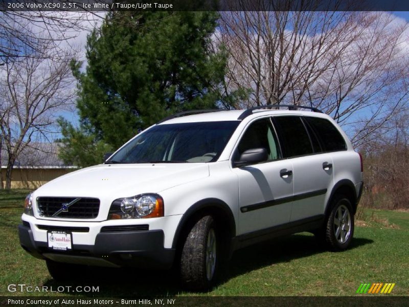 Ice White / Taupe/Light Taupe 2006 Volvo XC90 2.5T