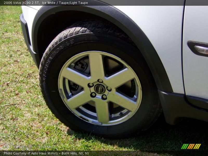 Ice White / Taupe/Light Taupe 2006 Volvo XC90 2.5T