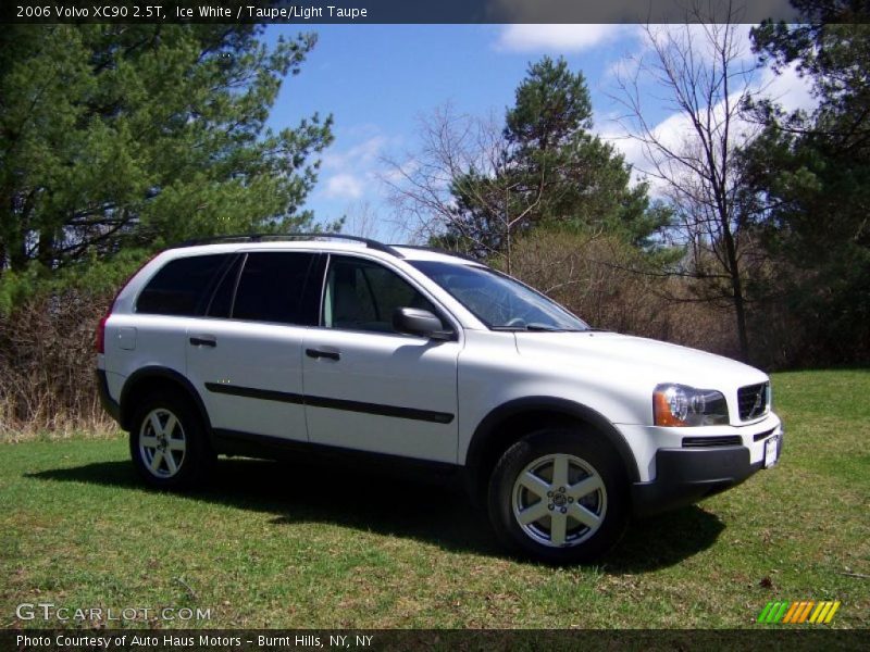 Ice White / Taupe/Light Taupe 2006 Volvo XC90 2.5T