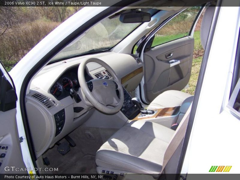 Ice White / Taupe/Light Taupe 2006 Volvo XC90 2.5T