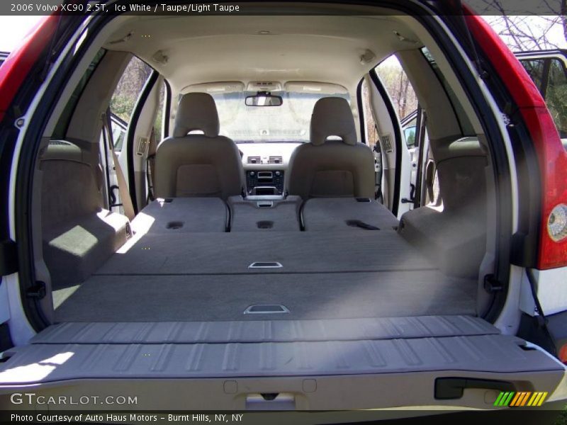 Ice White / Taupe/Light Taupe 2006 Volvo XC90 2.5T