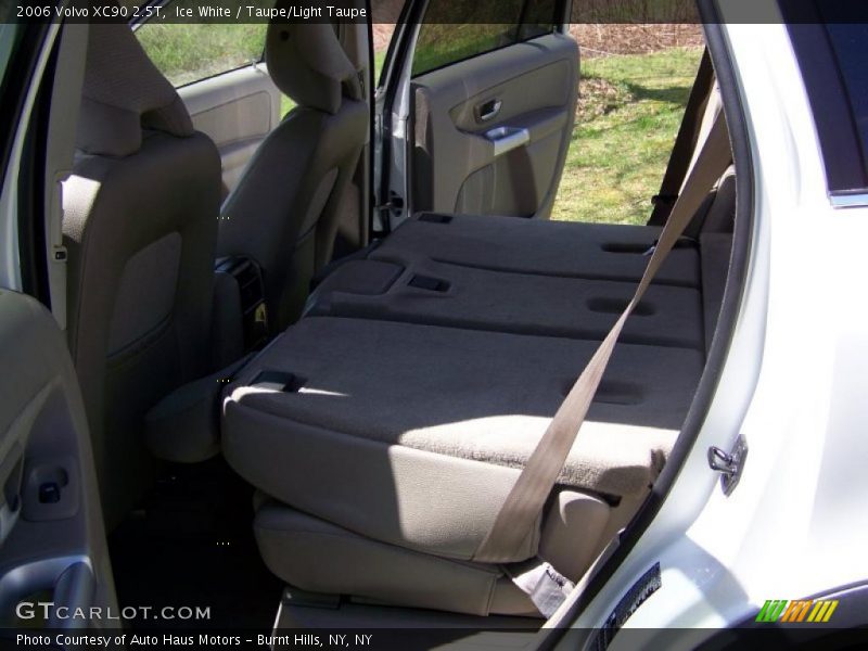 Ice White / Taupe/Light Taupe 2006 Volvo XC90 2.5T