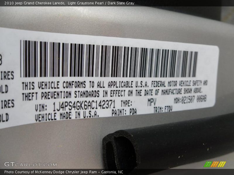 Light Graystone Pearl / Dark Slate Gray 2010 Jeep Grand Cherokee Laredo