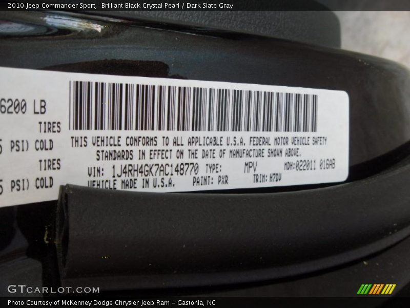 Brilliant Black Crystal Pearl / Dark Slate Gray 2010 Jeep Commander Sport
