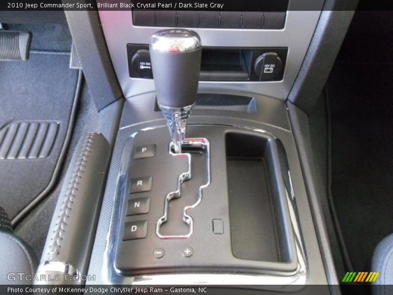 Brilliant Black Crystal Pearl / Dark Slate Gray 2010 Jeep Commander Sport