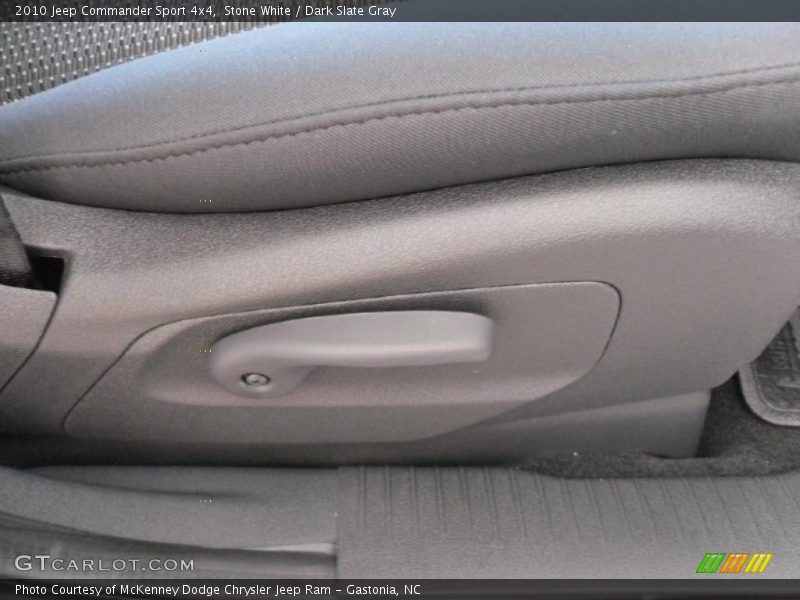 Stone White / Dark Slate Gray 2010 Jeep Commander Sport 4x4
