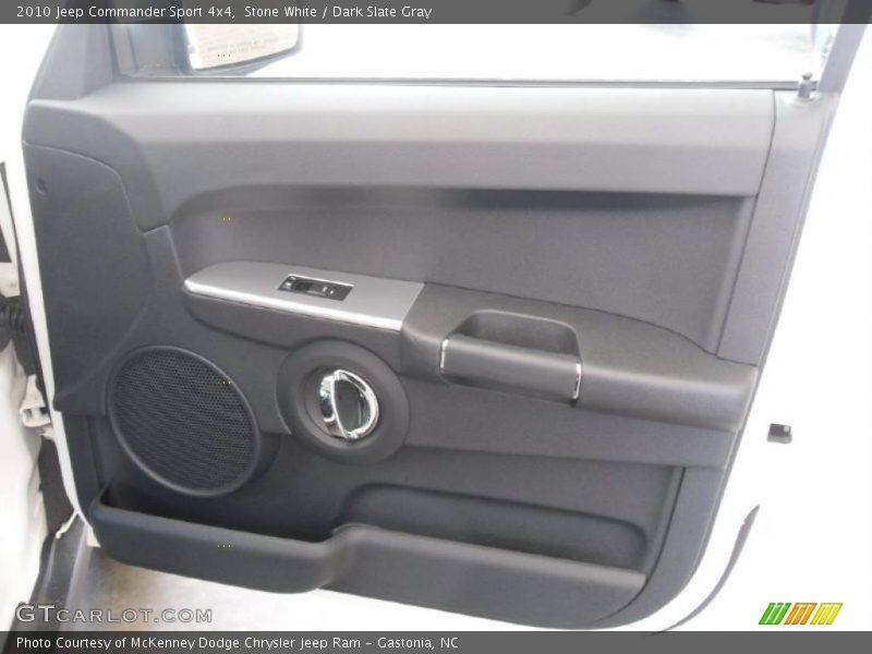 Stone White / Dark Slate Gray 2010 Jeep Commander Sport 4x4