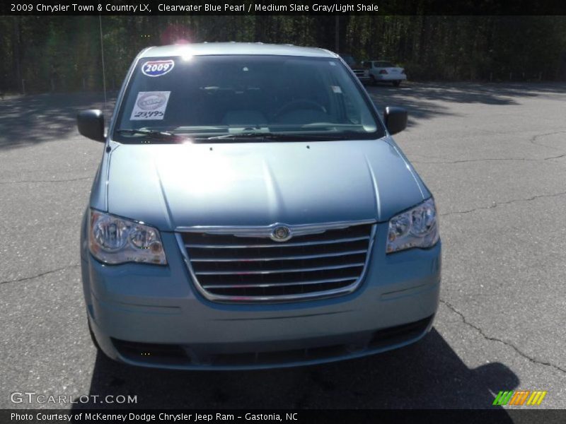 Clearwater Blue Pearl / Medium Slate Gray/Light Shale 2009 Chrysler Town & Country LX
