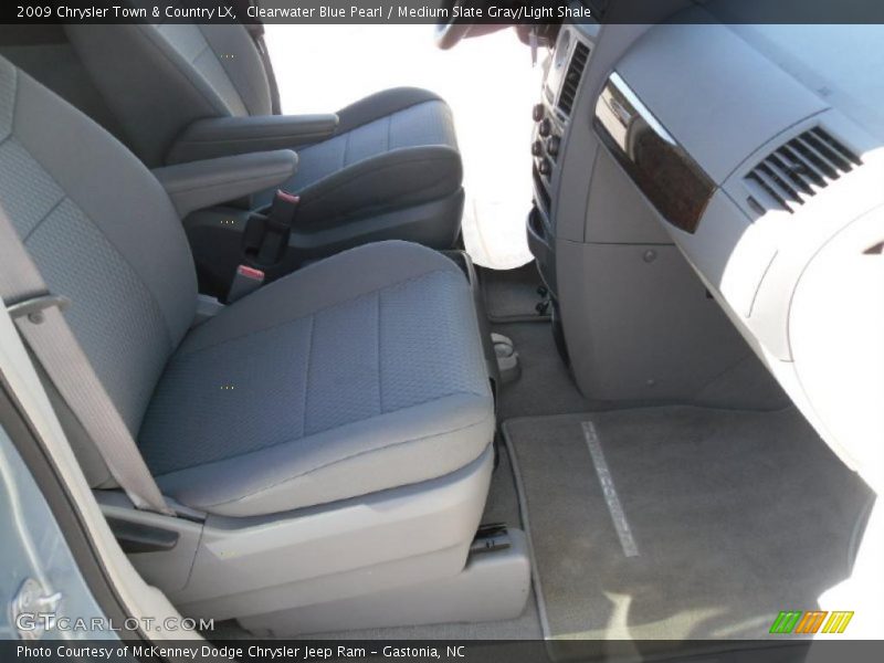 Clearwater Blue Pearl / Medium Slate Gray/Light Shale 2009 Chrysler Town & Country LX