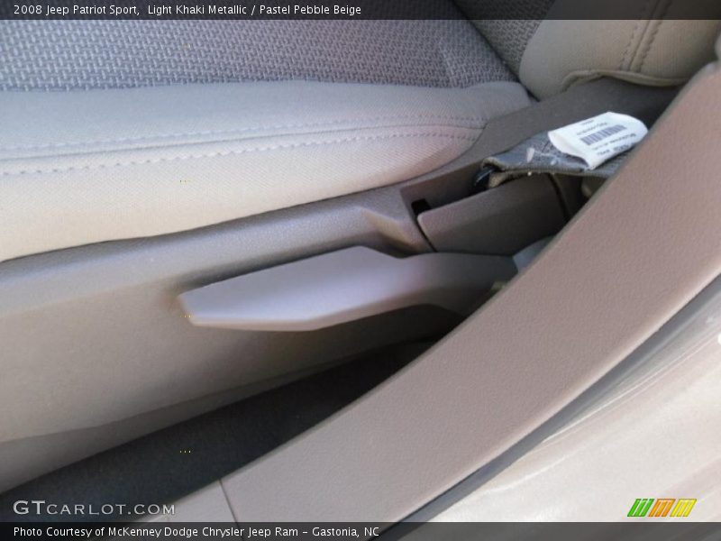 Light Khaki Metallic / Pastel Pebble Beige 2008 Jeep Patriot Sport