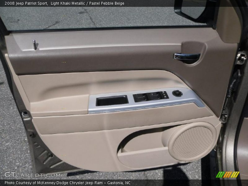 Light Khaki Metallic / Pastel Pebble Beige 2008 Jeep Patriot Sport
