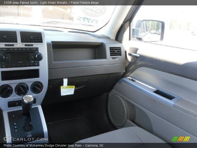 Light Khaki Metallic / Pastel Pebble Beige 2008 Jeep Patriot Sport
