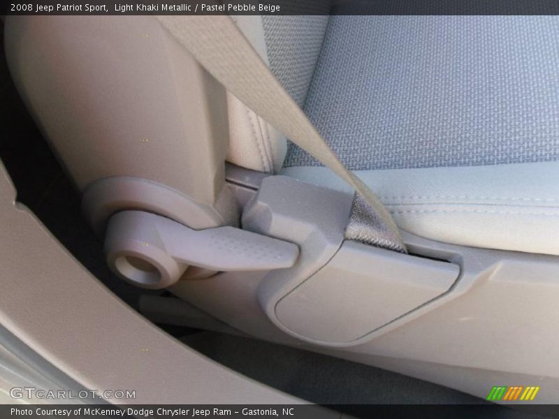 Light Khaki Metallic / Pastel Pebble Beige 2008 Jeep Patriot Sport